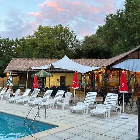 Camping Mobil-home Spacieux 3 Pour 6 Personnes - Terrasse - Api-1-52-1649 *